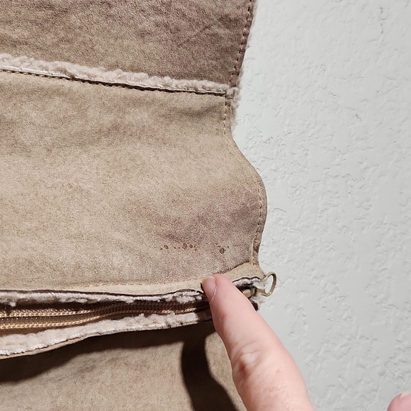 Express Leather Vest Womens Size 8 tan size 8 has flaw - Picture 5 of 13